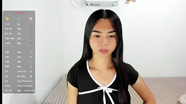 UrHotSexyShine live sex cam