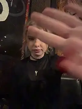 Creatrix_Lola's cam snapshot