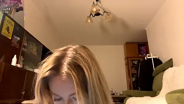 Selemene_'s cam snapshot