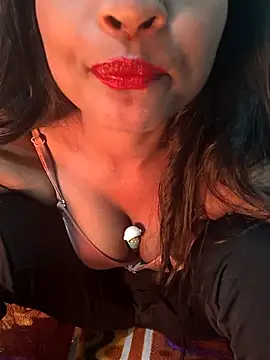 A-L-I-M-A's cam snapshot