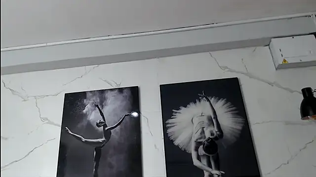 Evaa_18 live sex cam