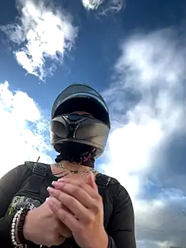 emily_24x's cam snapshot