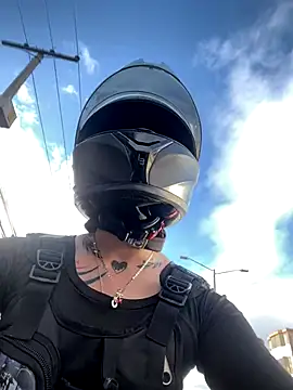 emily_24x's cam snapshot