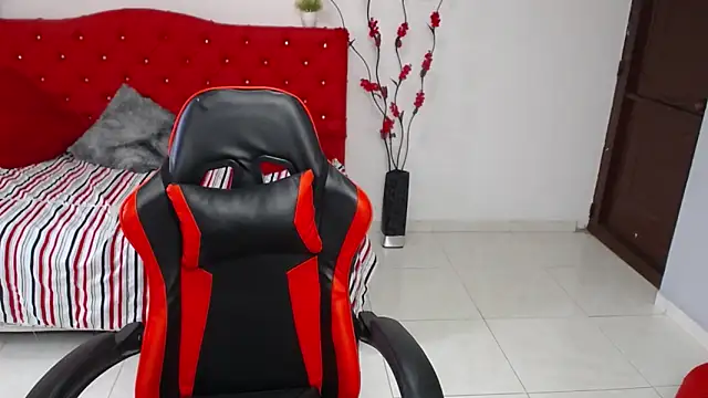 nicol_ross19's cam snapshot