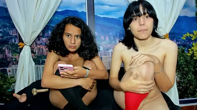 ChloeAndAmber's cam snapshot