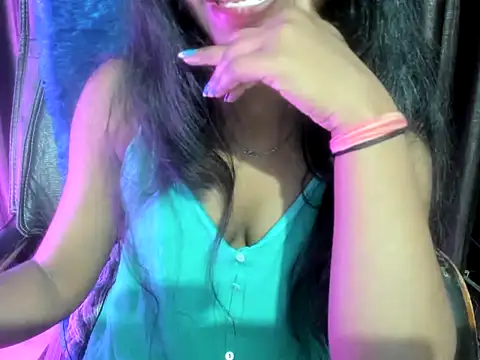 Priya_Sengar's cam snapshot