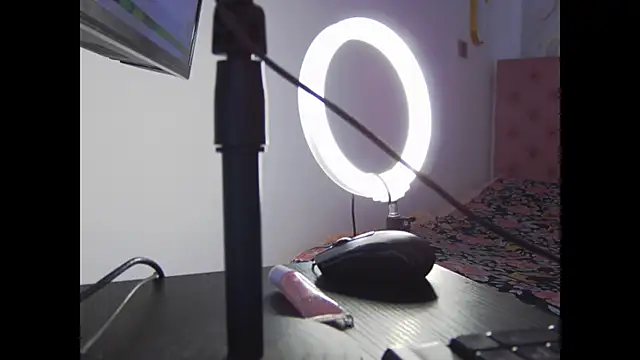 Nicki_Saenz's cam snapshot