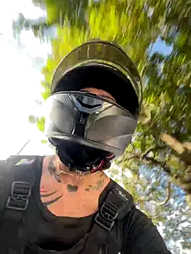 emily_24x's cam snapshot