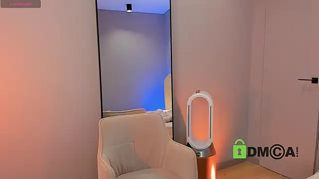 Wallflowerr live sex cam