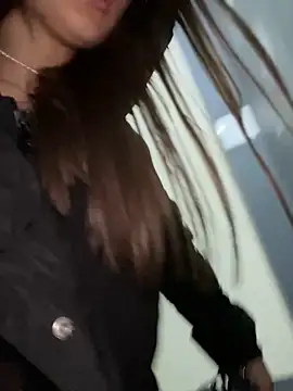 ICrazyOneIRL live sex cam