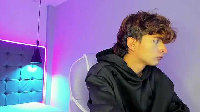 NicolasFerrer18 live sex cam