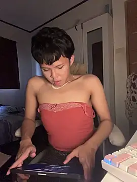 Plaxtique live sex cam