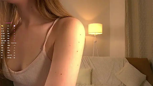 SweetSaraPie live sex cam