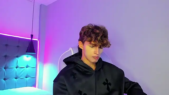 NicolasFerrer18 live sex cam