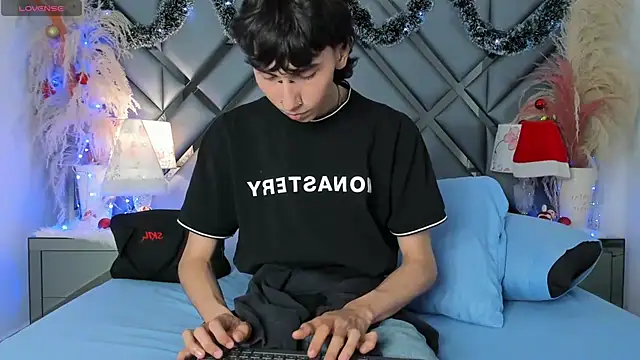 Milan_LewisS live sex cam