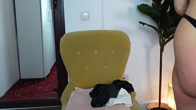 NinaCrystal1 live sex cam