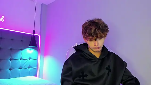 NicolasFerrer18 live sex cam