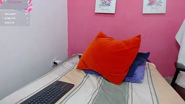 OncomingPeople live sex cam