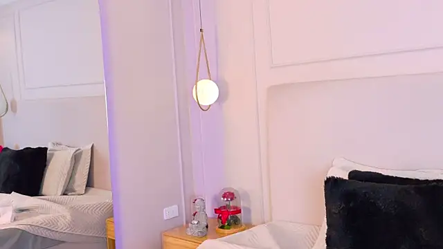 OlayaCooper live sex cam