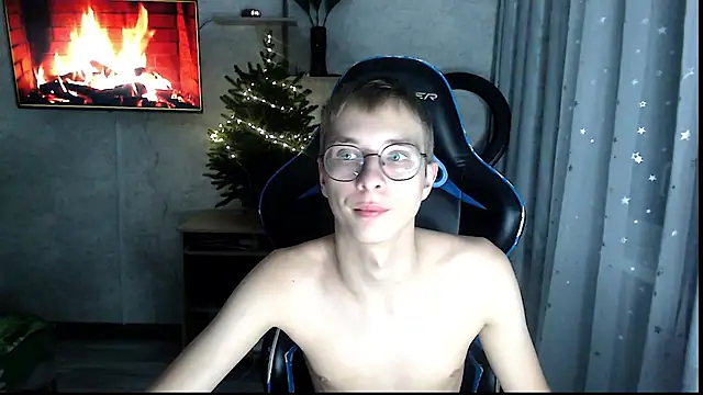 glasses_cat's cam snapshot