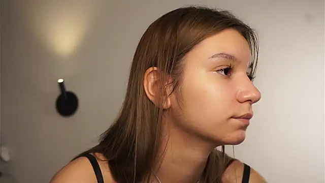 BrynnHolverson live sex cam