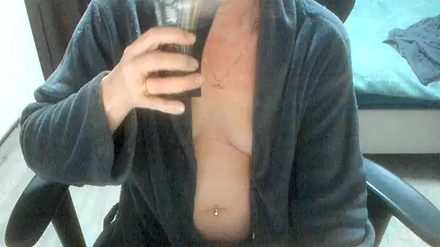 minoesje37's cam snapshot