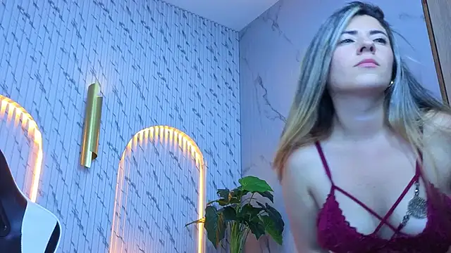 Phoebe_Tx's cam snapshot