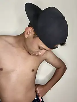 leo_manueel_'s cam snapshot