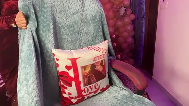 Royal_girl_1 live sex cam