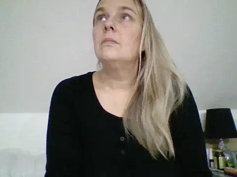 scrummymummy2 live sex cam