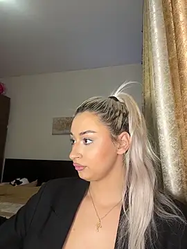 Kylie_One's cam snapshot