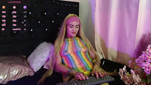 Ambar_Rouxee's cam snapshot