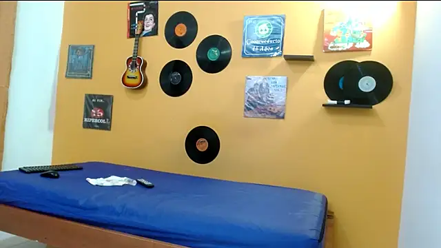 skinnyverus18's cam snapshot