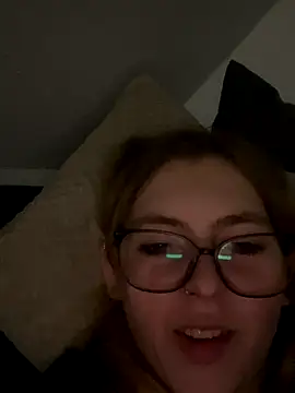 Milly-Kiss's cam snapshot