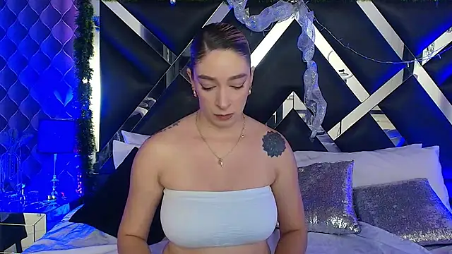 victoriaa_lee_'s cam snapshot