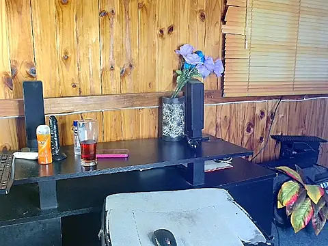 BusyBooty's cam snapshot