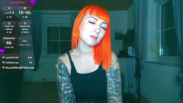 ScarletVixenLive's cam snapshot