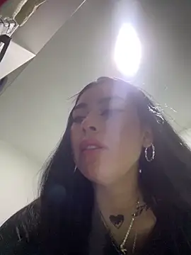 emily_24x's cam snapshot