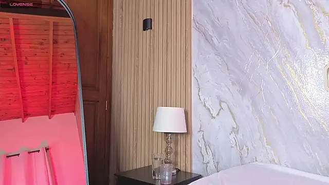 LolaHoneyy's cam snapshot