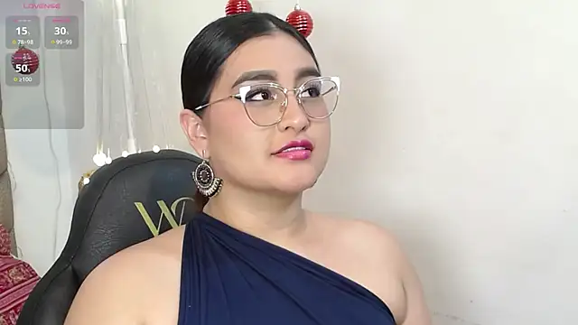 heluejamil's cam snapshot