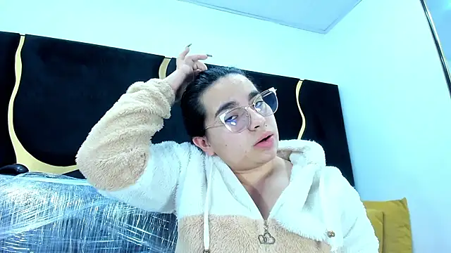 ZoeEclipse's cam snapshot