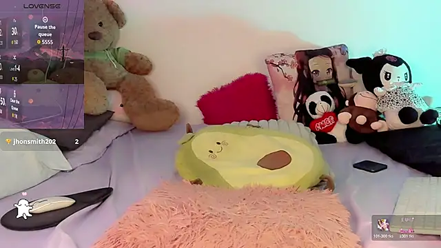 BabyNaomi2 live sex cam