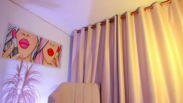 SkiinnyAna's cam snapshot