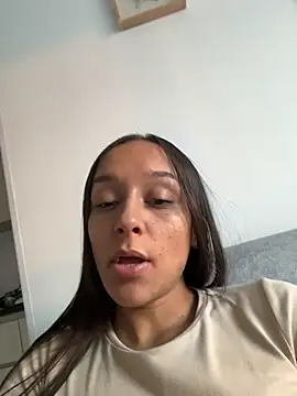 Brunettecollins05 live sex cam