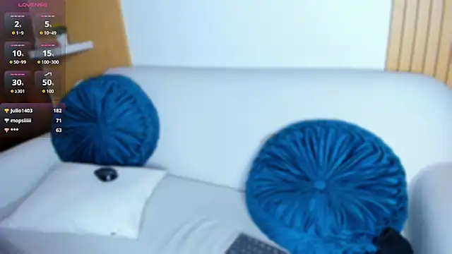 mia_quinn_'s cam snapshot