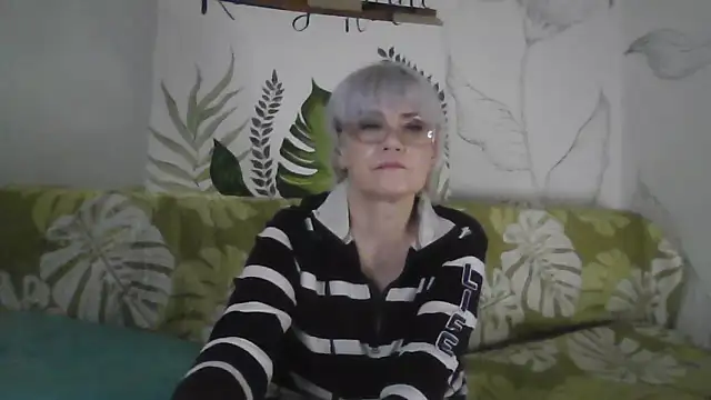 Catty_Lady's cam snapshot