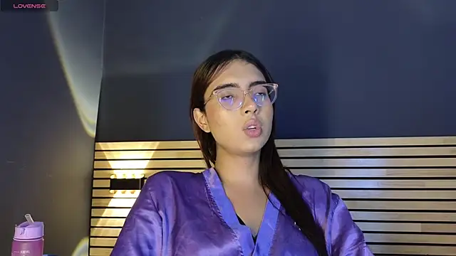 sara_saenz99 live sex cam