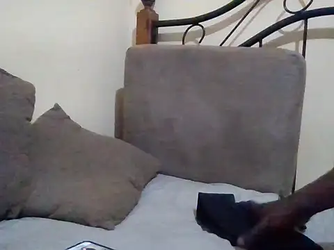 SmallGoodNut live sex cam