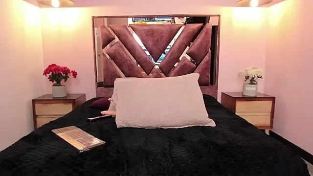 Juliette_Leroyy's cam snapshot