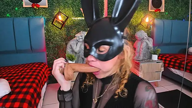 Evangelyne_rose's cam snapshot